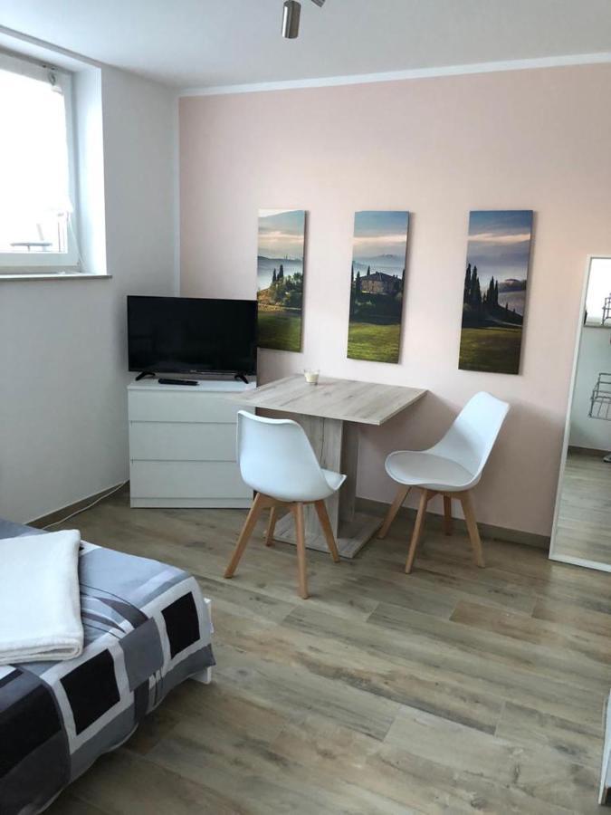 Ferienwohnungen Lamisto Am Waldesrand Neckartenzlingen Zewnętrze zdjęcie