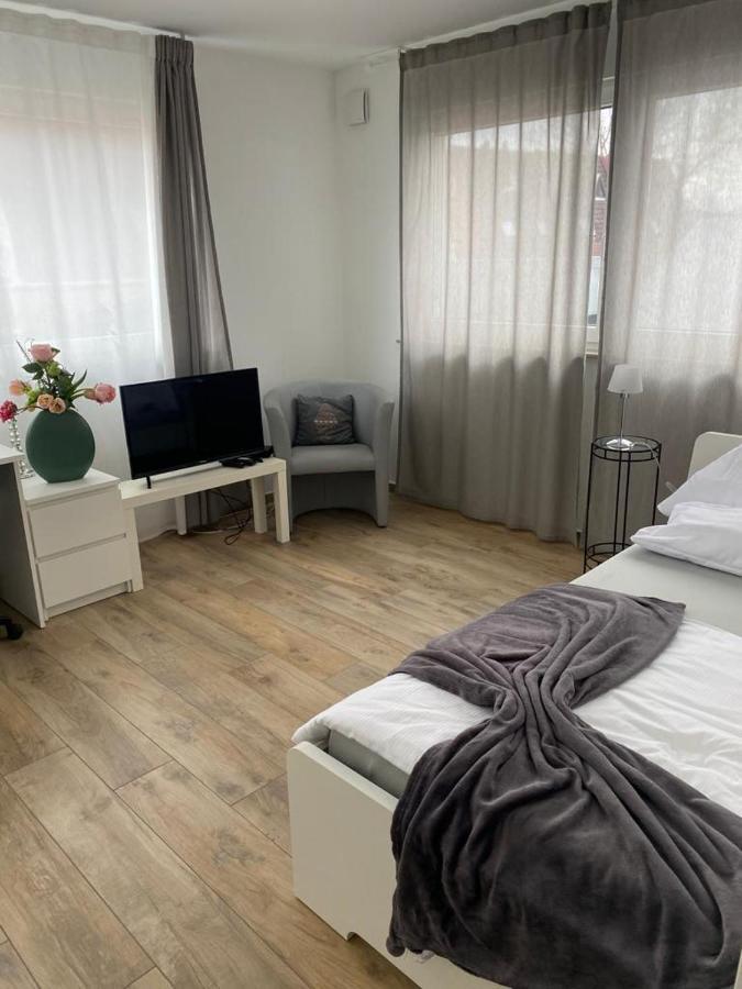 Ferienwohnungen Lamisto Am Waldesrand Neckartenzlingen Zewnętrze zdjęcie
